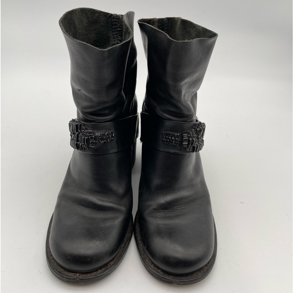 Vera Wang Boots - Picture 3 of 6